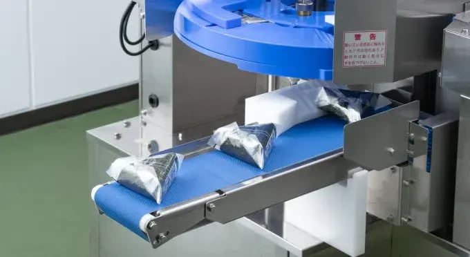 ロボット masamasa-onigiri Rice ball making robot 🤖 Onigiri robot - YouTube